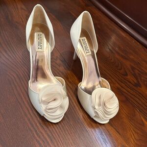 Badgley Mischka Cream Floral Accent Heels